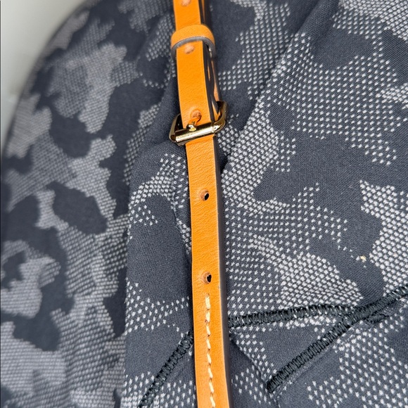 Dooney and Burke NWOT pink pebbled leather Kirby Lexi Crossbody bag - Picture 9 of 12